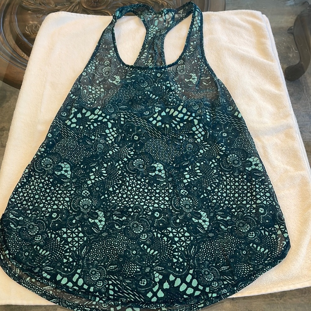 Lululemon tank top. Size 6